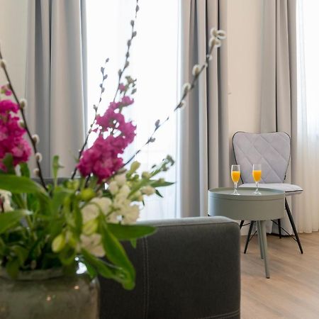 Capital Apartments And Rooms Spalato Esterno foto