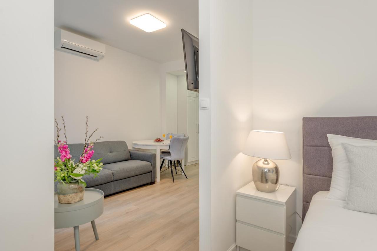 Capital Apartments And Rooms Spalato Esterno foto