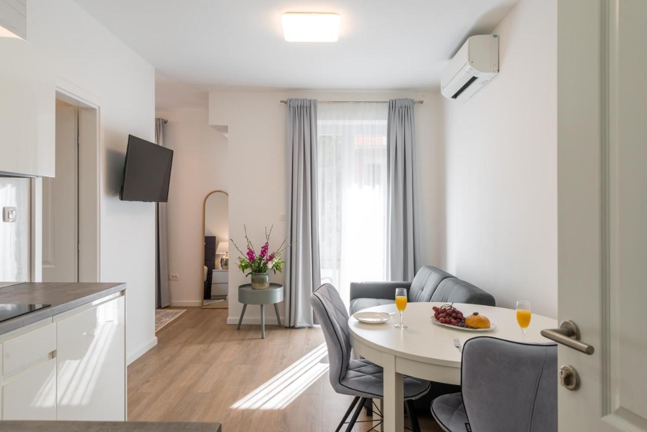 Capital Apartments And Rooms Spalato Esterno foto